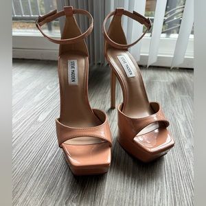 Steve Madden Scorch Blush Patent Platform Heels size 7